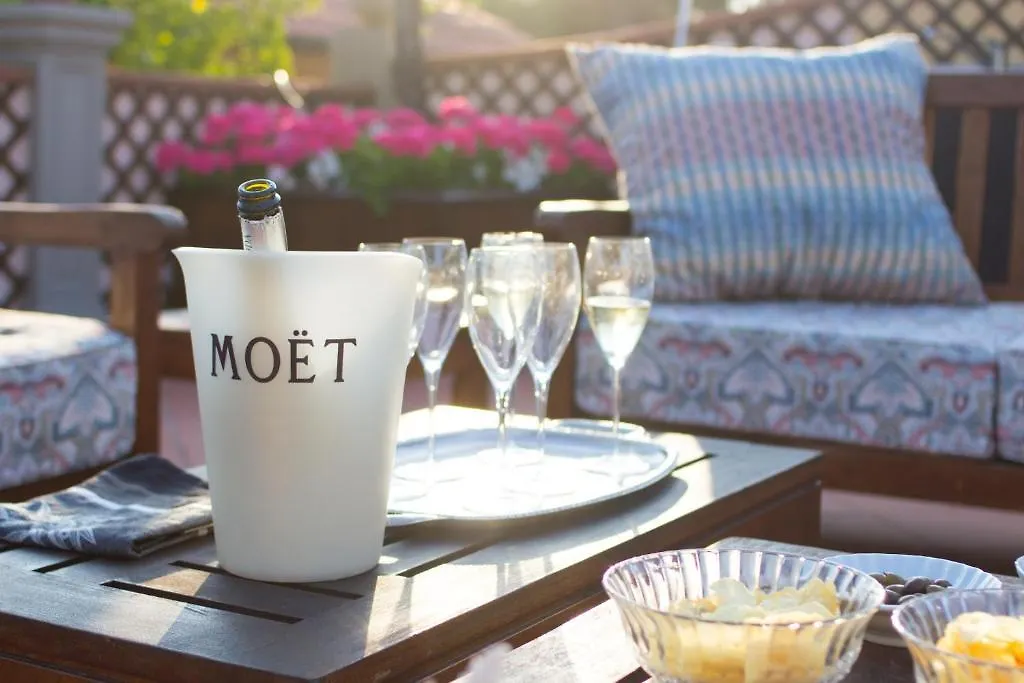 Forte Inn Forte dei Marmi Bed & Breakfast